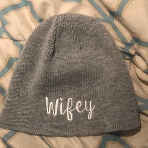 Wifey beanie 🧢👰🏻💍